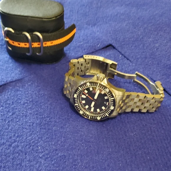HELM Vanuatu Titanium Mens Dive Watch. Used In EXCELLENT Condition. - Picture 4 of 5